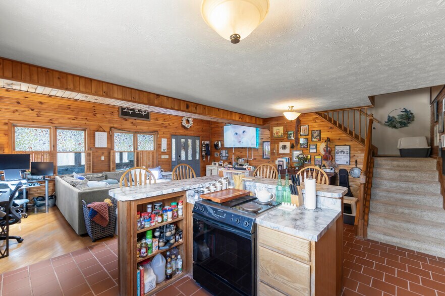 More Photos Of 8018 Northwestern Tpke, Keyser General Retail For Sale