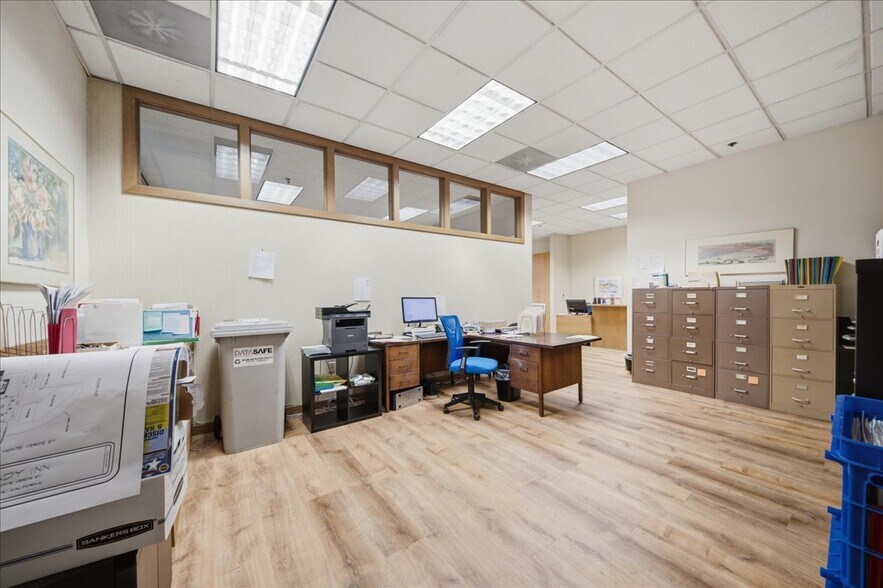 More Photos Of 700 University Ave, Sacramento Office For Lease