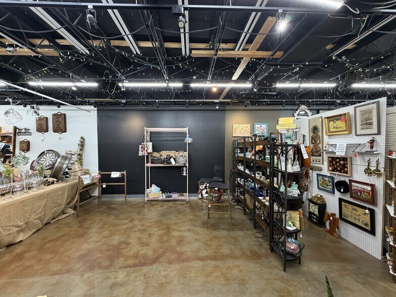 More Photos Of 315 W Main St, Tomball Storefront Retail Office For Lease