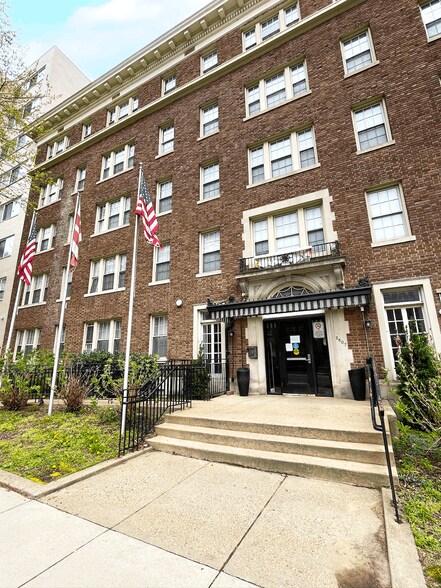 More Photos Of 2807 Connecticut Ave NW, Washington Apartments For Sale