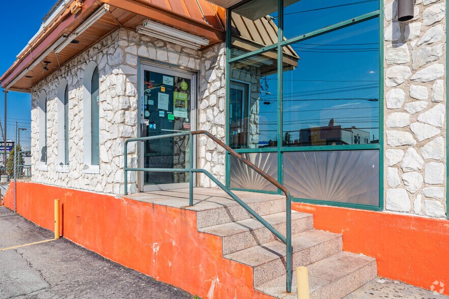 More Photos Of 564 Hempstead Tpke, West Hempstead General Retail For Sale