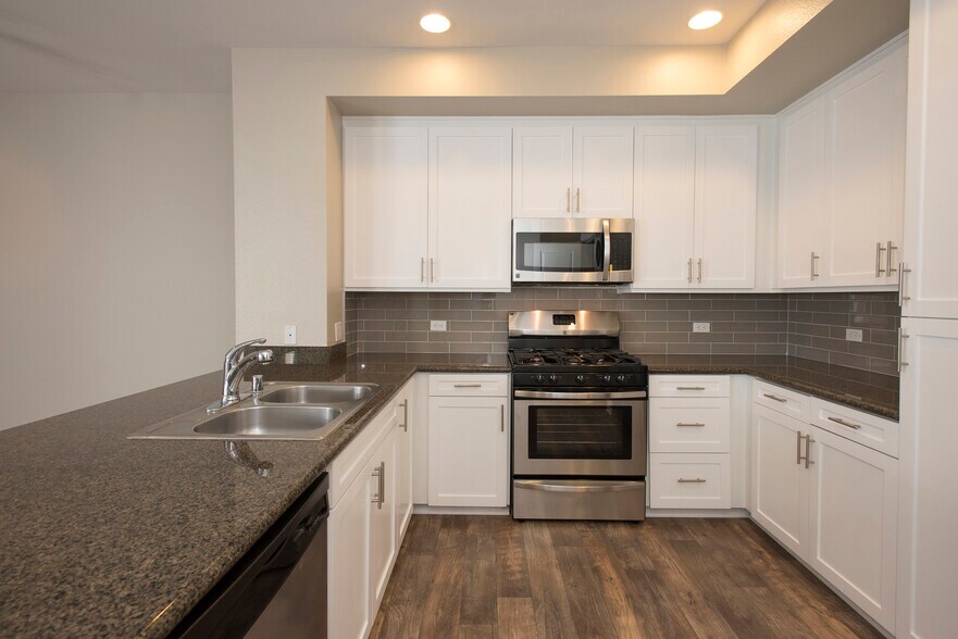 More Photos Of 700 S Myrtle Ave, Monrovia Apartments For Lease