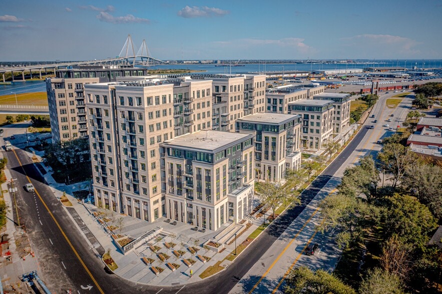 More Photos Of 838 Morrison Dr, Charleston Apartments For Lease