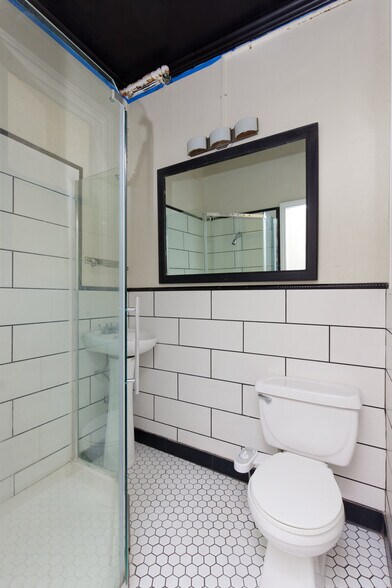 More Photos Of 1659-1665 Haight St, San Francisco Hotel For Lease