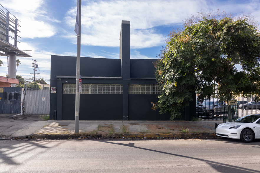 Primary Photo Of 5200 W Washington Blvd, Los Angeles Flex For Lease