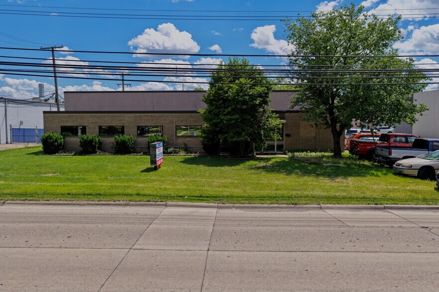 Primary Photo Of 25215 Glendale St, Redford Township Warehouse For Lease