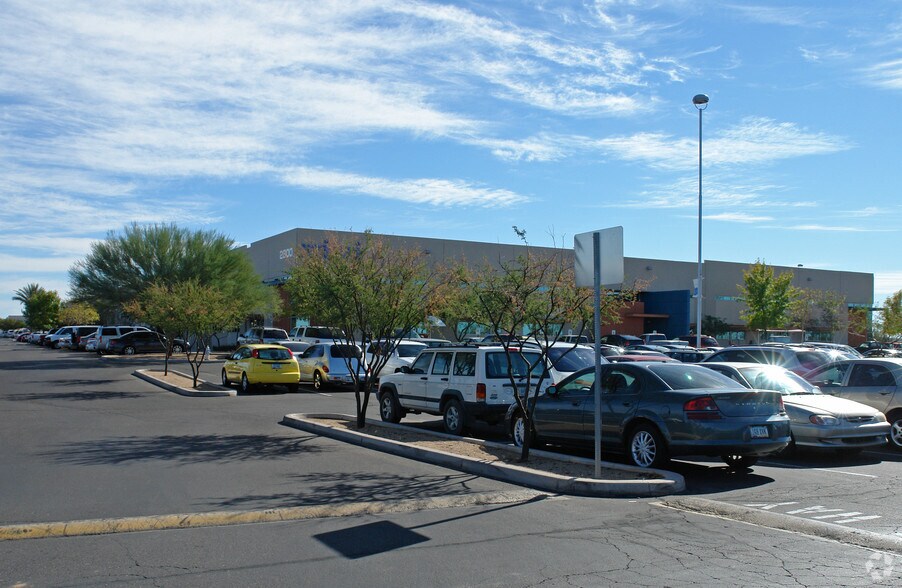 More Photos Of 2700 E Commerce Center Pl, Tucson Research And Development For Lease