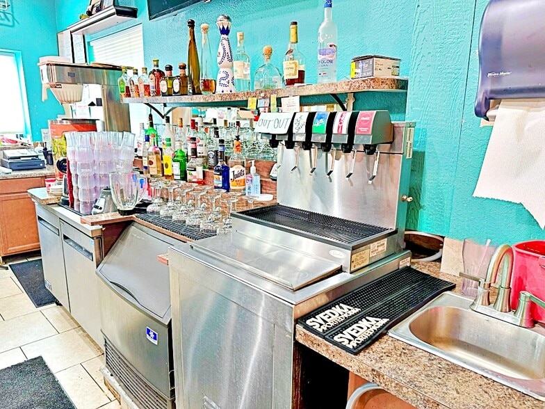 More Photos Of 8508-8510 N 30th St, Omaha Restaurant For Sale