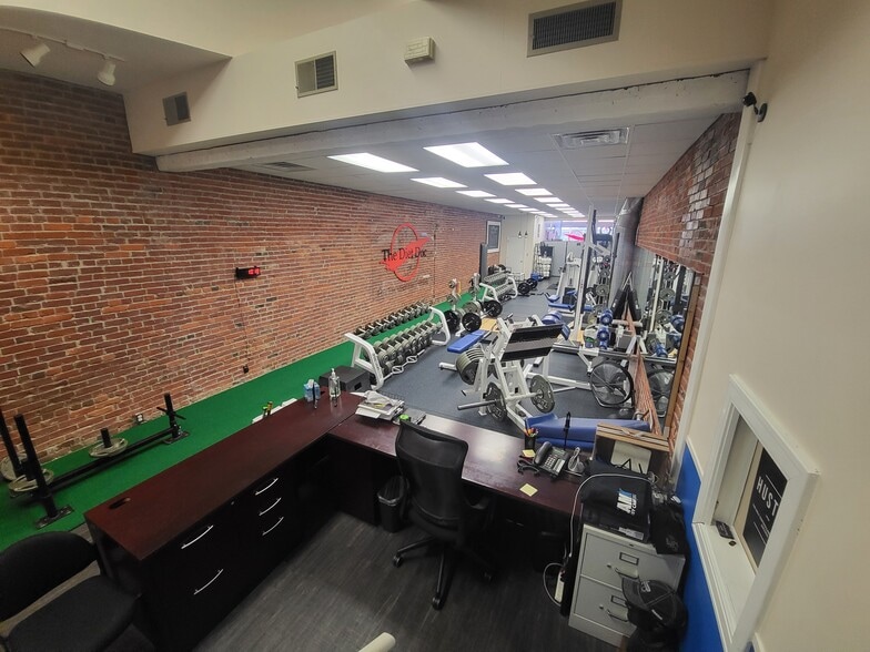 More Photos Of 327 Main St, Evansville Storefront For Sale