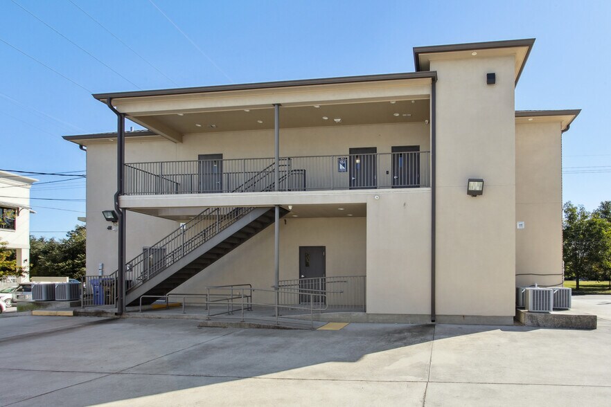 More Photos Of 6050 Pontchartrain Blvd, New Orleans Office For Lease
