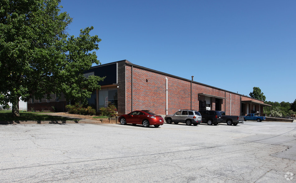 Primary Photo Of 1531 Dogwood Dr SE, Conyers Warehouse For Lease