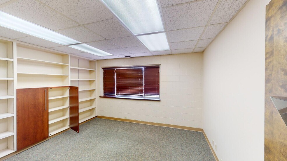 More Photos Of 2602 N Morgan St, Decatur Office For Sale