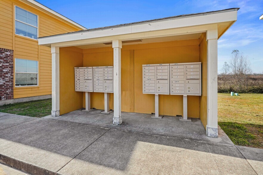 More Photos Of 5500 Hwy 75, Carville Apartments For Sale