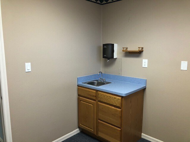 More Photos Of 4535 Tamiami Trl, Port Charlotte Office For Lease