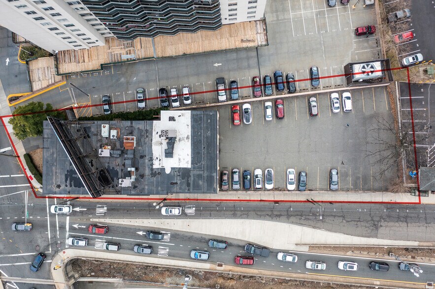 More Photos Of 2083 Center Ave, Fort Lee Medical For Lease