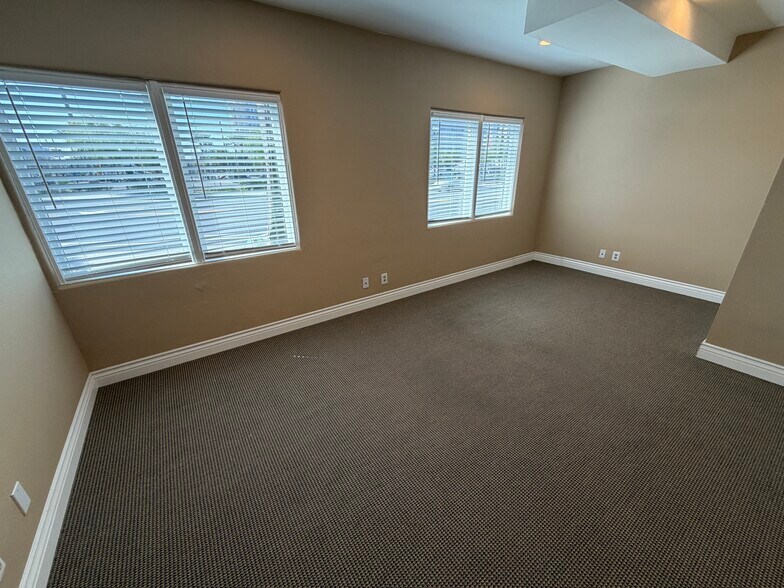 More Photos Of 301-311 W Civic Center Dr, Santa Ana Office For Lease