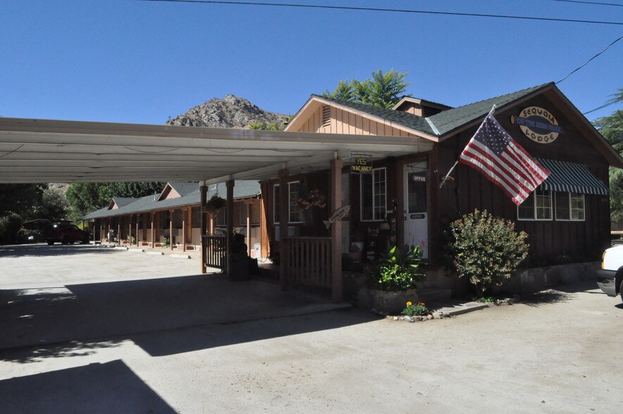 More Photos Of 16123 Sierra Way, Kernville Hotel For Sale
