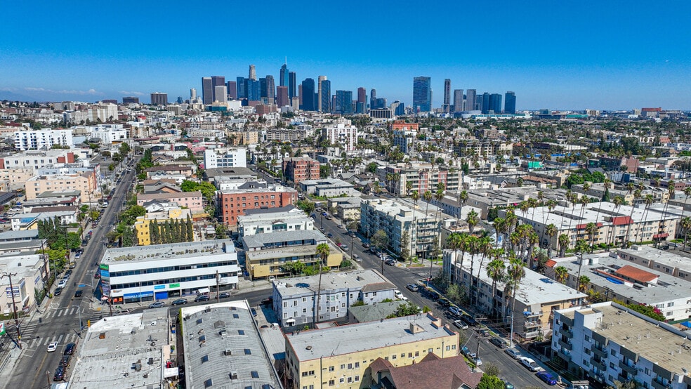 More Photos Of 2811 San Marino St, Los Angeles Land For Sale
