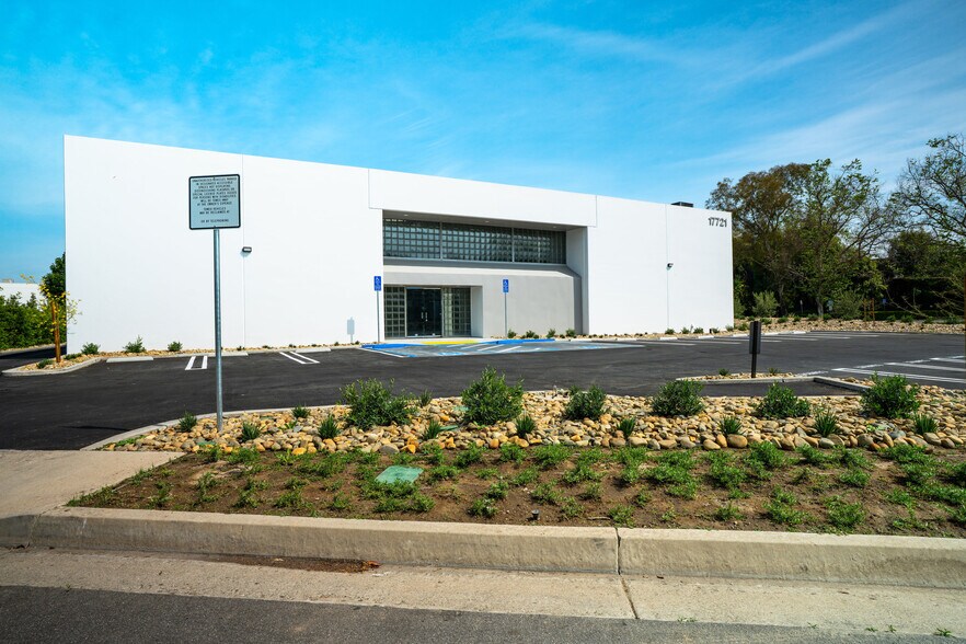 Primary Photo Of 17721 Mitchell N, Irvine Warehouse For Lease