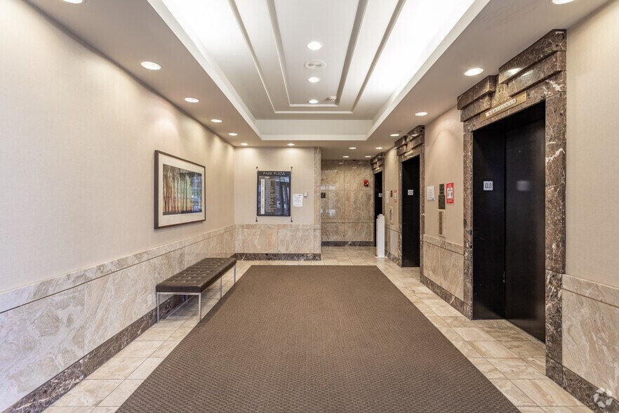 More Photos Of 801 W 47th St, Kansas City Office For Lease