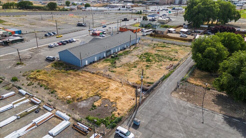 More Photos Of 841 W 1st Ave, Toppenish Freestanding For Sale