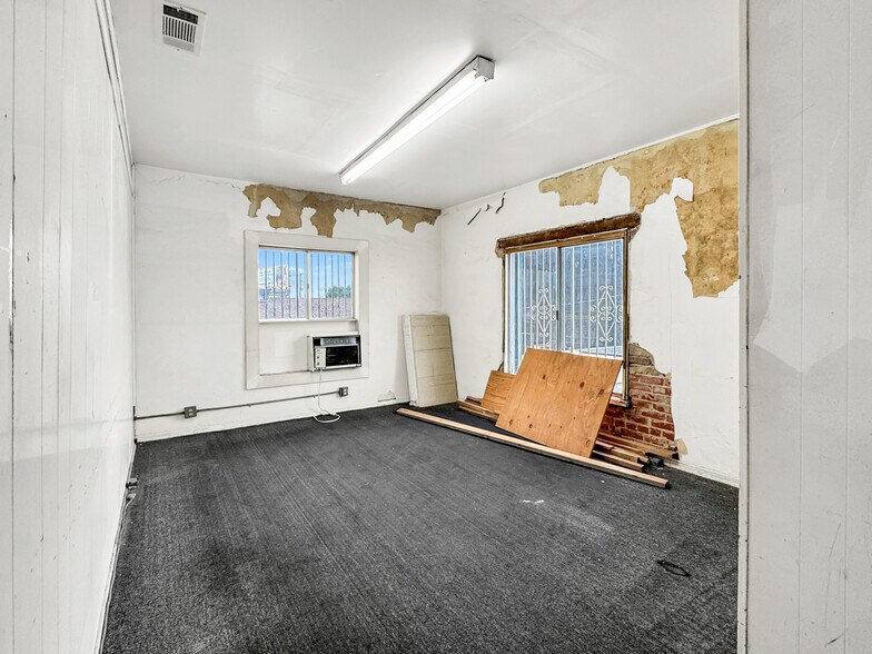 More Photos Of 920 S Atlantic Blvd, Los Angeles Office For Sale