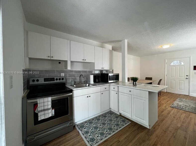 More Photos Of 641 NW 2nd St, Miami Apartments For Sale