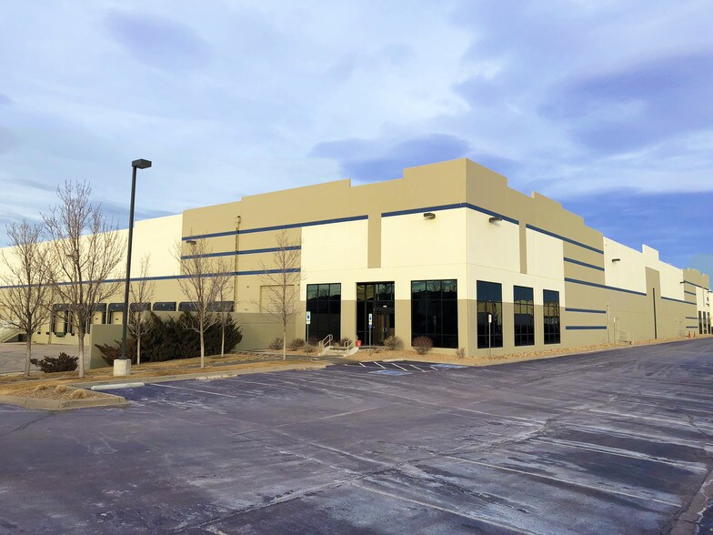 More Photos Of 3500 N Windsor Dr, Aurora Warehouse For Lease