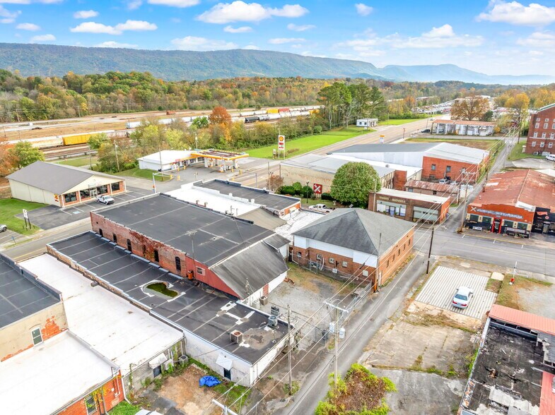 More Photos Of 824 Tennessee Ave, Etowah Storefront Retail Office For Sale