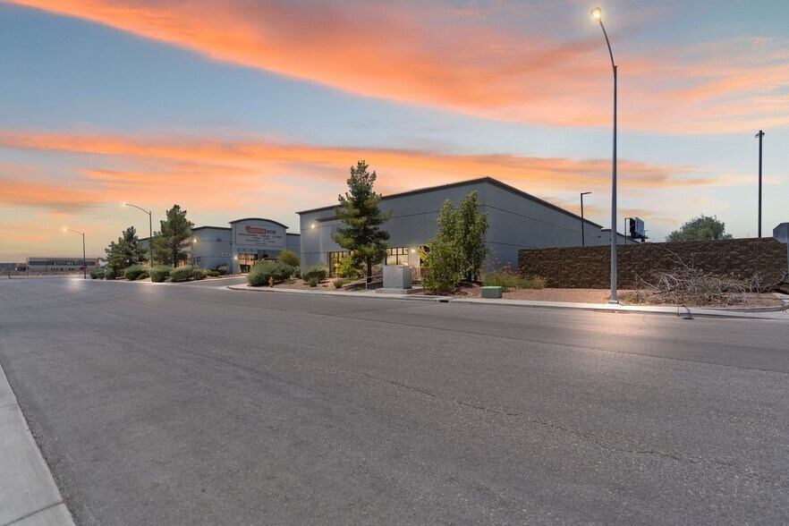 More Photos Of 4850 W Oquendo Rd, Las Vegas Light Manufacturing For Lease