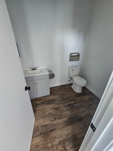 More Photos Of 5833 NE Portland Hwy, Portland Flex For Sale