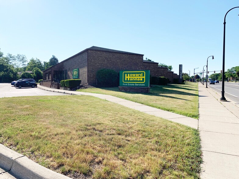 More Photos Of 1880-1898 W Stadium Blvd, Ann Arbor Office For Sale