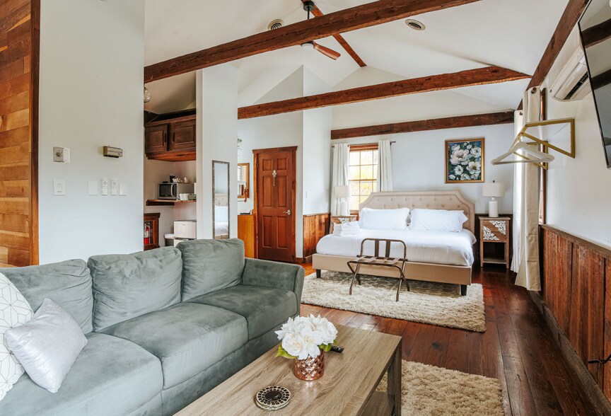 More Photos Of 352 Tye River Tpke, Vesuvius Hospitality For Sale