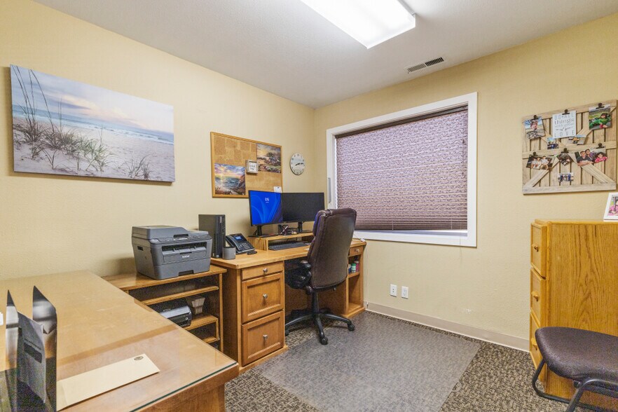 More Photos Of 422 S 5th St, Klamath Falls Office For Sale