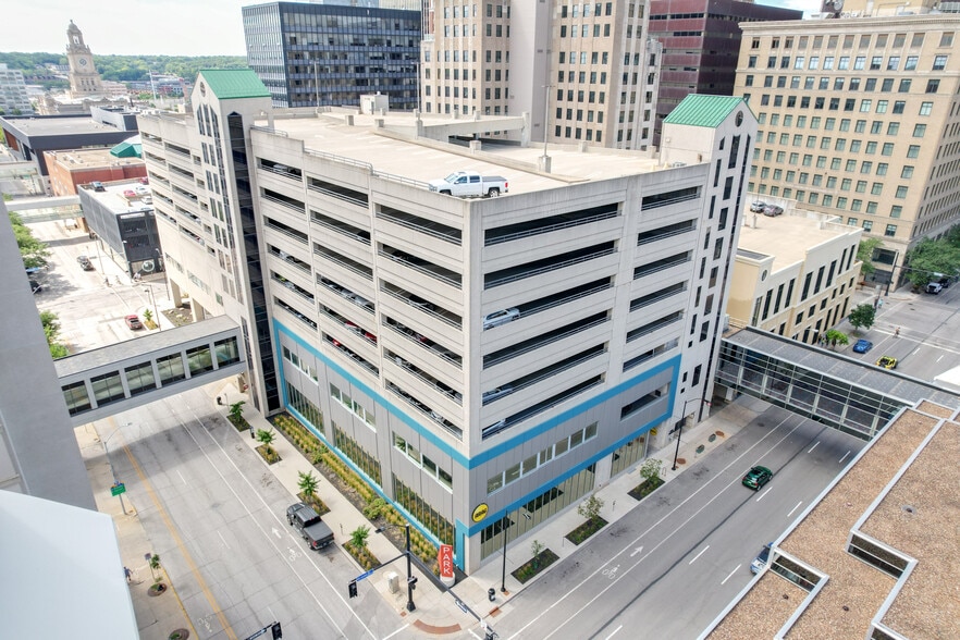 More Photos Of 500 Grand Ave, Des Moines Parking Garage For Lease