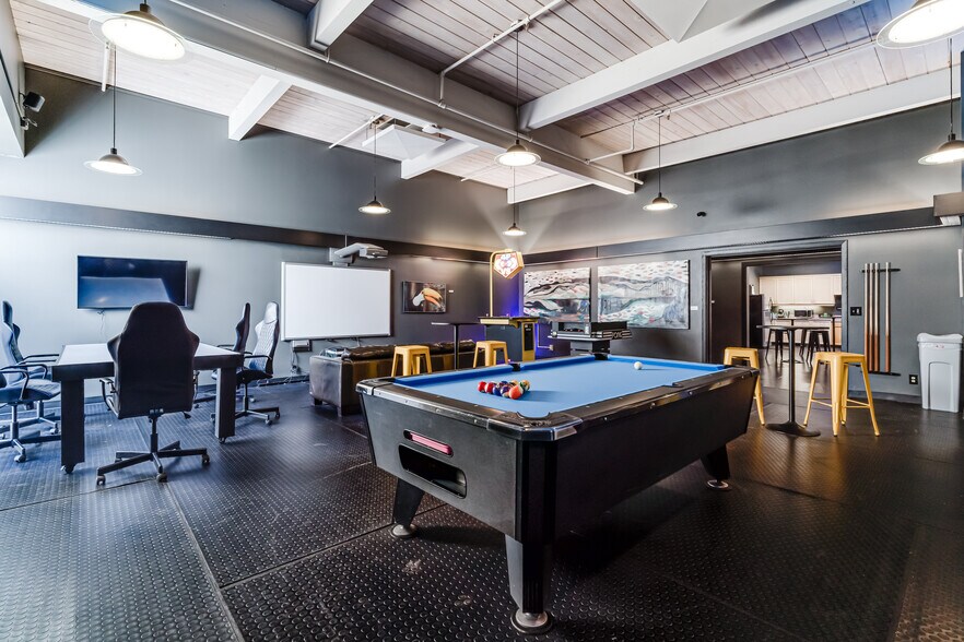 More Photos Of 30 E Broadway, Eugene Office For Lease