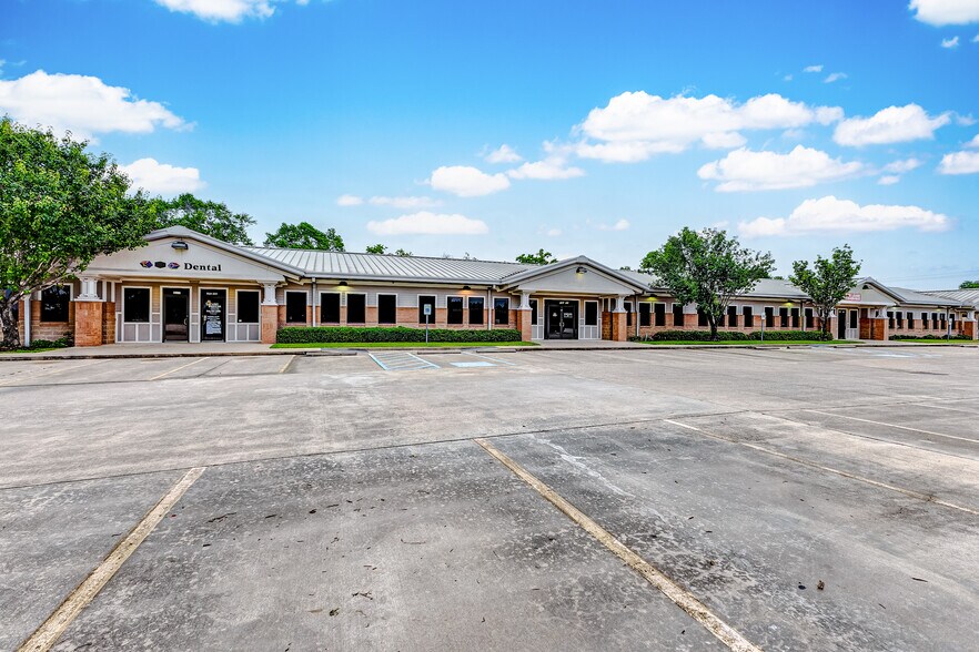 More Photos Of 5751 Blythewood St, Houston Unknown For Lease