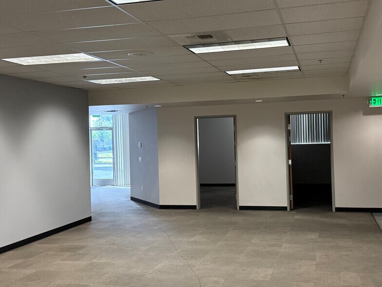 More Photos Of 7728 Wilbur Way, Sacramento Warehouse For Lease