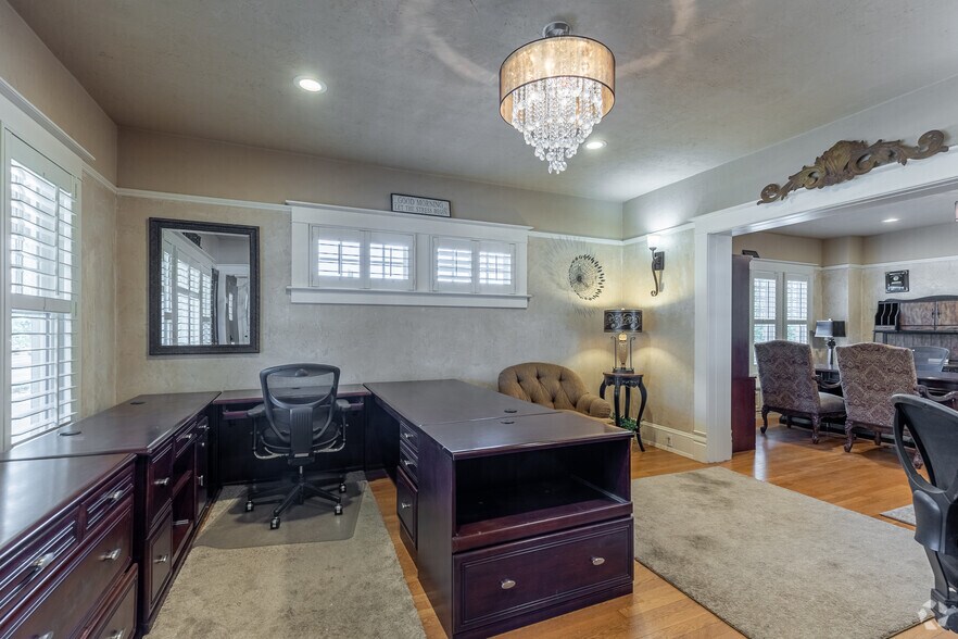 More Photos Of 16408 SE Mill Plain Blvd, Vancouver Office For Sale