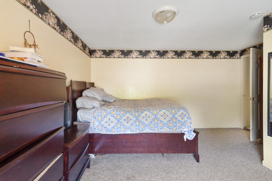 More Photos Of 3279 Emmett Rd, Emmett Multifamily For Sale