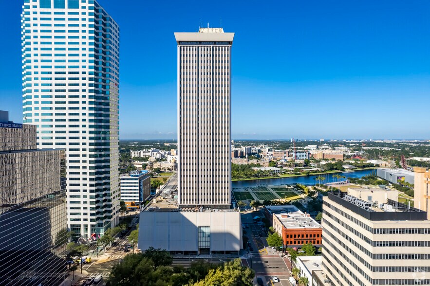 More Photos Of 400 N Tampa St, Tampa Office For Lease
