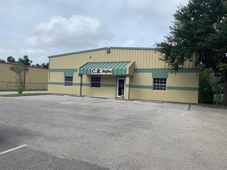 More Photos Of 5650 ZIP Dr, Fort Myers Warehouse For Lease