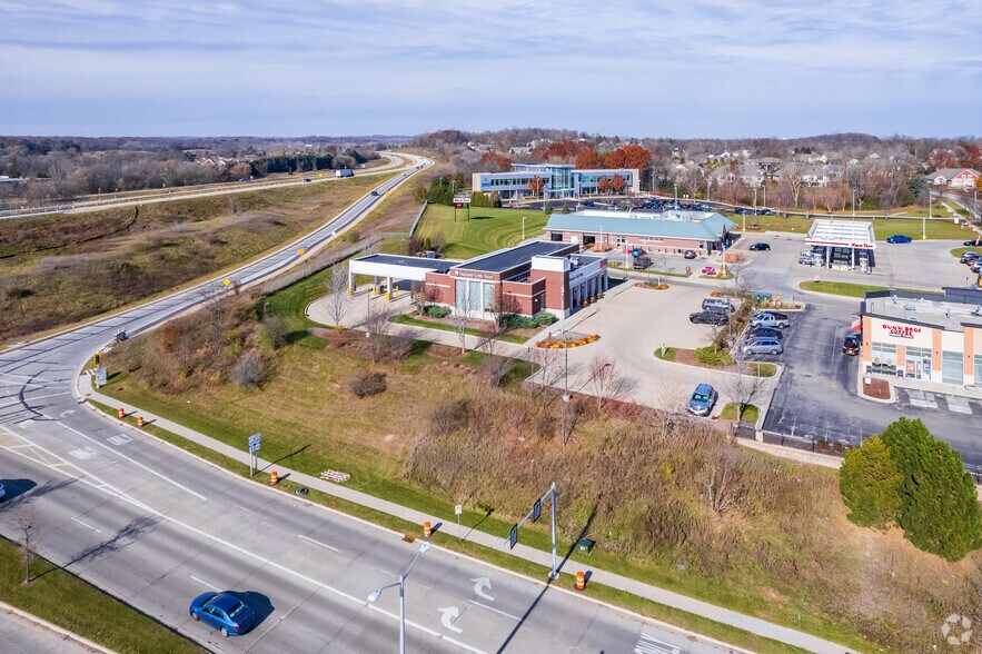 More Photos Of 960 W Paradise Dr, West Bend Bank For Sale