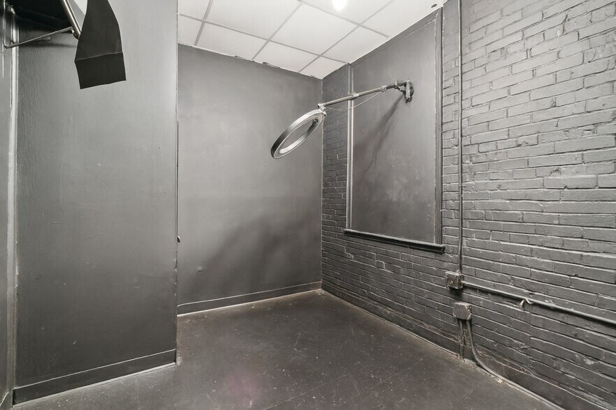 More Photos Of 5866 Love St, Austell Storefront For Sale