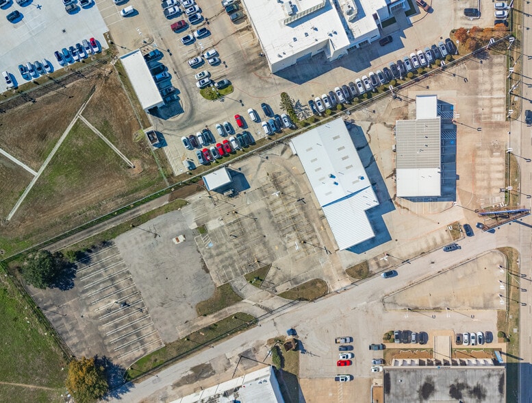 More Photos Of 11819 Southwest Fwy, Houston Auto Dealership For Lease
