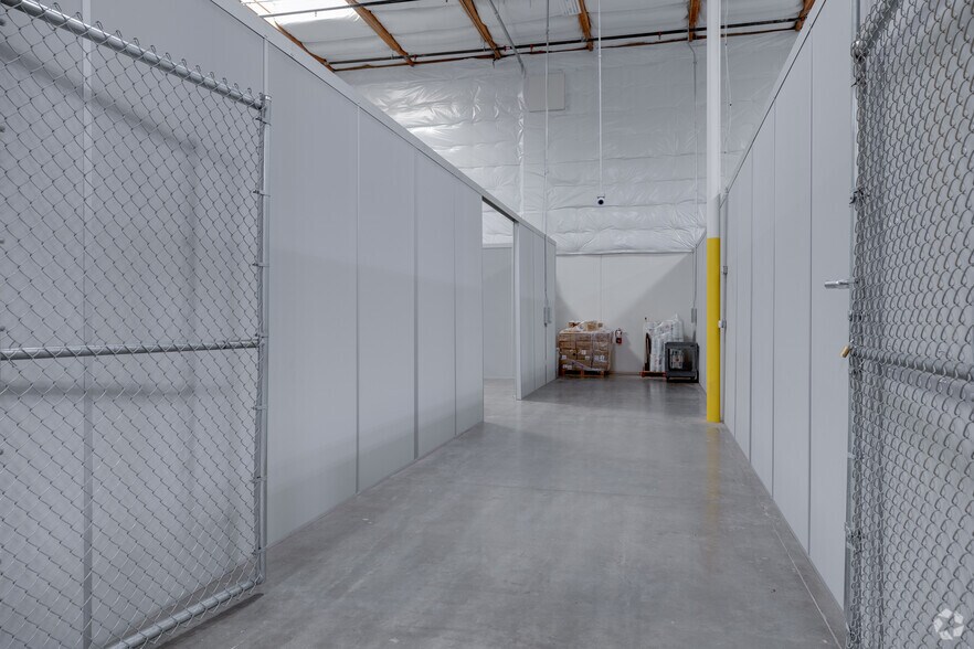 More Photos Of 2636 S Wilson St, Tempe Warehouse For Lease