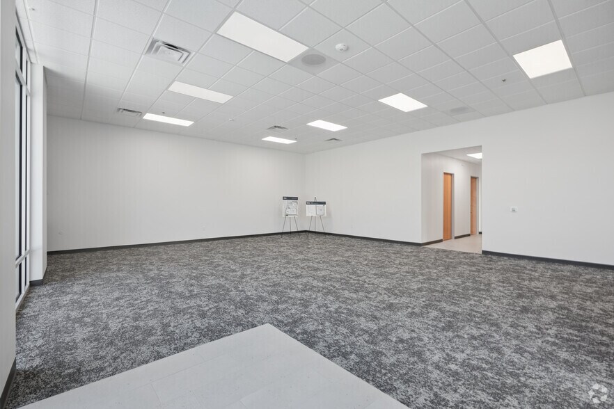 More Photos Of 3210 N Central Expy, McKinney Unknown For Lease