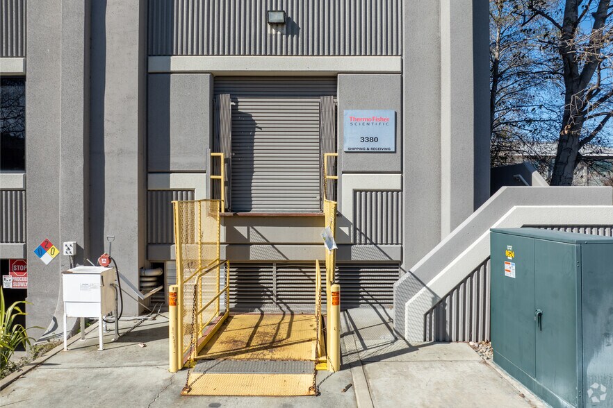 More Photos Of 3380 Central Expy, Santa Clara Flex For Sale