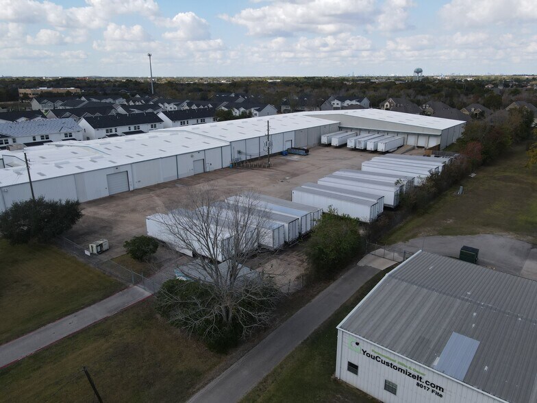 More Photos Of 8101 Fite Rd, Pearland Warehouse For Sale