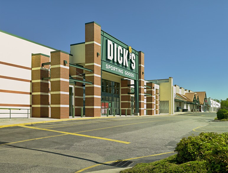 More Photos Of 11109 US 15 Hwy, Aberdeen General Retail For Lease